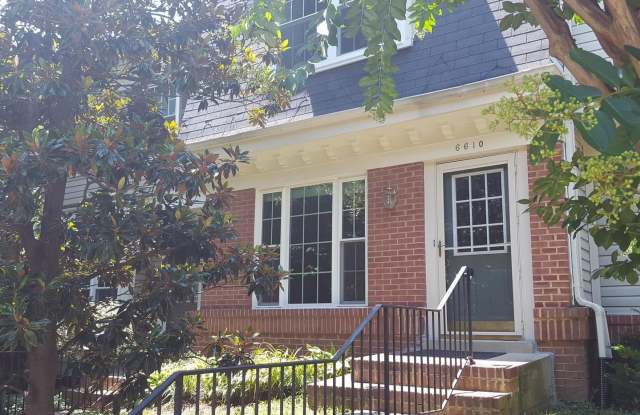 Two Primary Suite, Three Level Townhouse in the Pinecrest Community photos photos