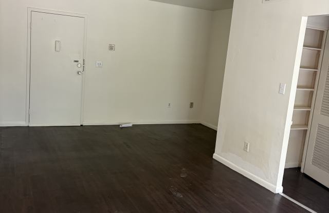 4805 Glenway Ave Gallery 2