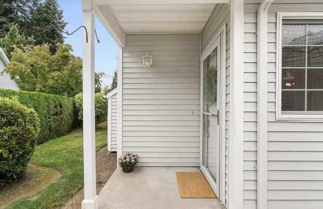4718 Stratford Ln SE Gallery 2