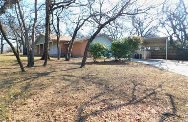 1102 Piping Rock Street Gallery 4