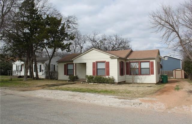 315 Texas Street - 315 Texas St, Cedar Hill, TX 75104