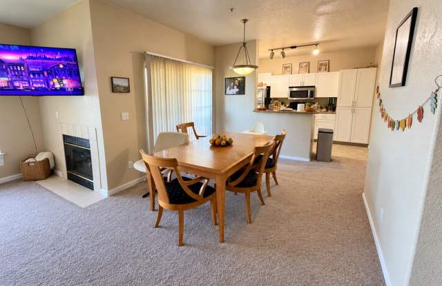 2 Bed 2 Bath | Cottonwood Heights Gallery 3