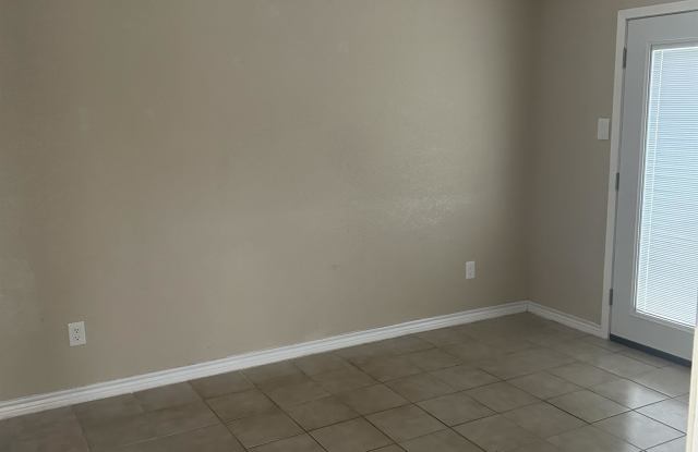 7600 Emmett F Lowry Expressway unit 307 - 1 Gallery 2