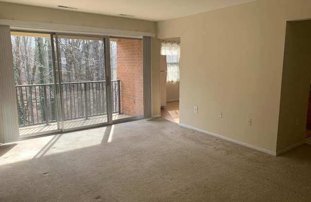 884 COLLEGE PARKWAY photos photos
