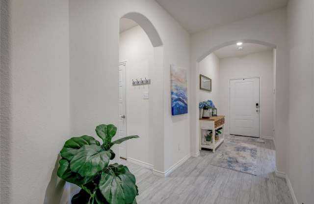 176 Mockingbird Gallery 4
