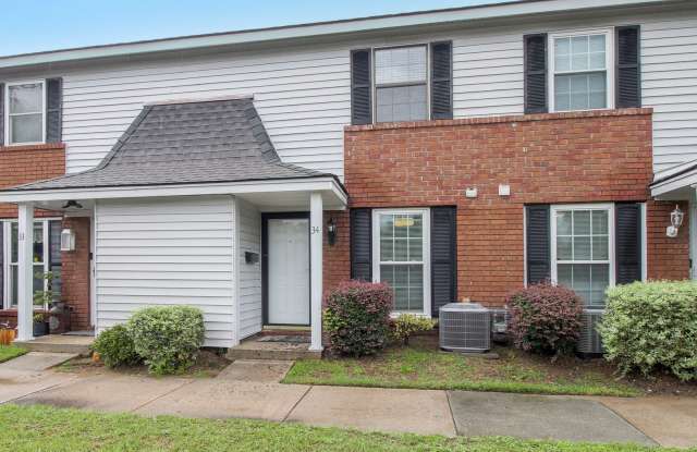 Conveniently located minutes from the hospital, Hunter Airfield, Georgia Southern University, shopping, and dining. photos photos