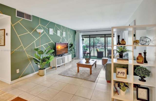 5821 Washington St photos photos