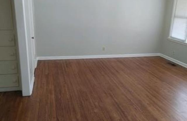 5250 S St Louis Avenue Gallery 2