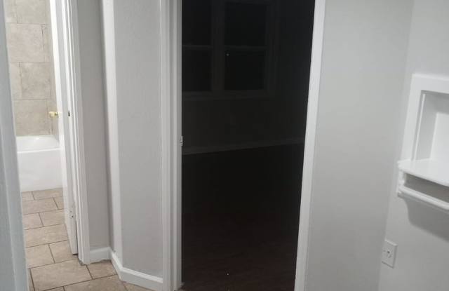 1432-1438 Columbia Circle SE Gallery 3