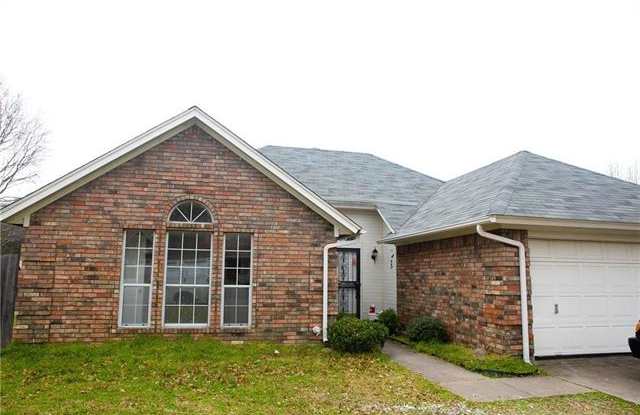 1204 Dogwood Drive - 1204 Dogwood Drive, Benbrook, TX 76126