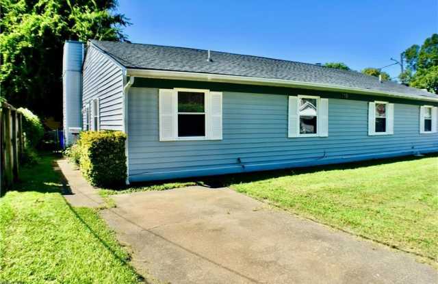 319 Maple Avenue photos photos