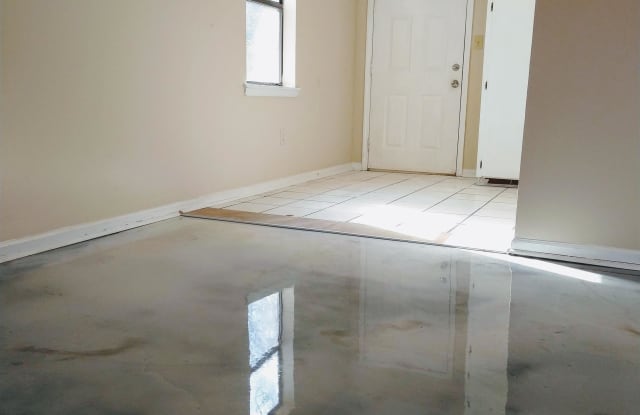 147 Amanda Court Gallery 2