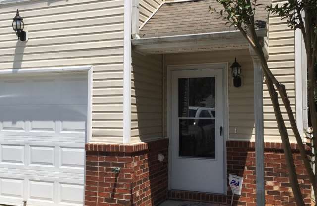 2BD end-unit Holden Village Townhome with garage photos photos