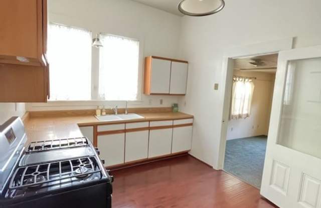 Adorable Unit Downtown - Duplex Gallery 4
