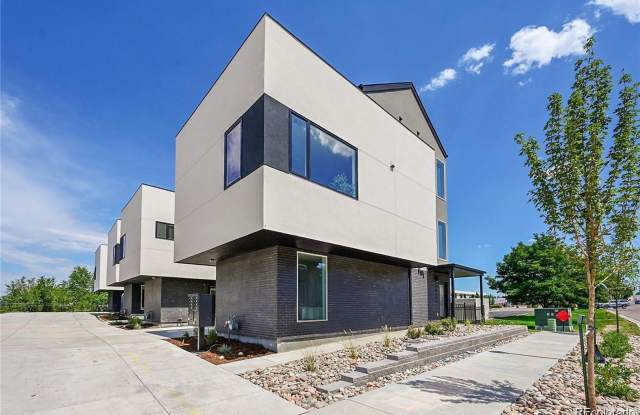 New Construction 4-Bedroom Townhome with Rooftop Deck & Mountain Views photos photos