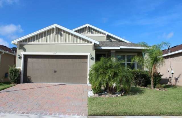 597 BOTTLEBRUSH LOOP Gallery 2
