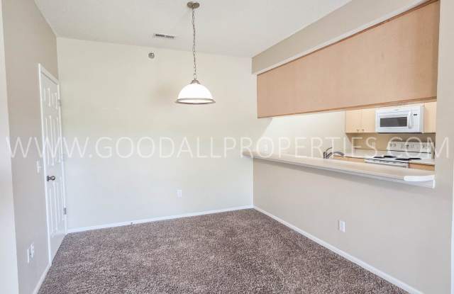 3-Bedroom, 2-Bath Low-Maintenance Waukee Condo with Garage Gallery 4