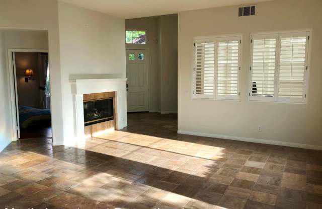 7 Yale Ct. Gallery 2