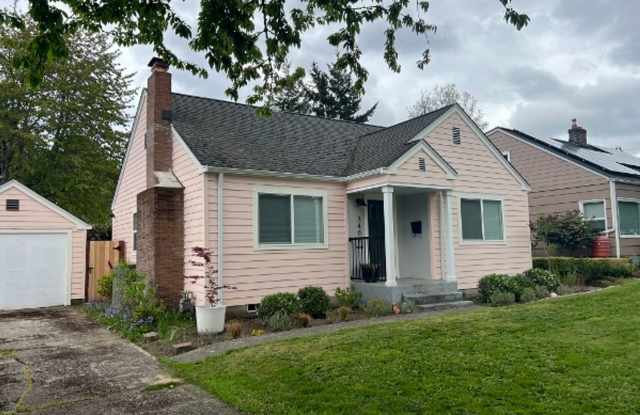 PENDING APPLICATION; Charming 2 BD + Studio (Water Included) photos photos