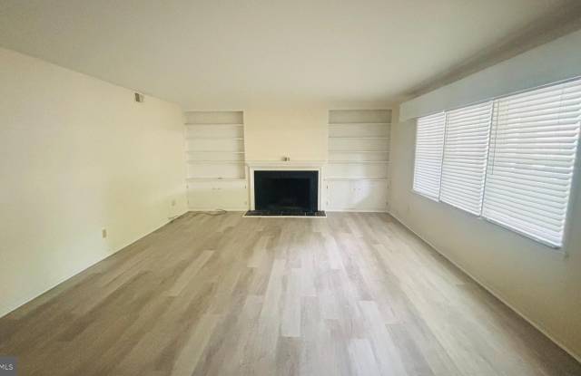 12934 WOODBURN Drive Gallery 2