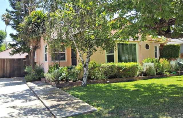 5256 Noble Avenue - 5256 Noble Avenue, Los Angeles, CA 91411