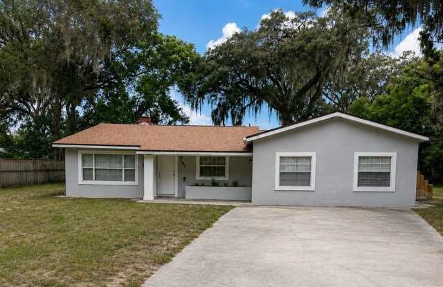 326 E PALMETTO Avenue Gallery 1