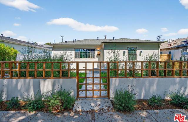2453 Oak St photos photos