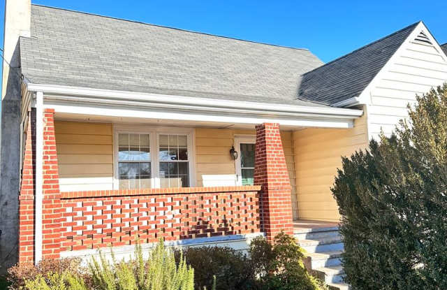 122 Summit Street - 122 Summit Street, Charlottesville, VA 22903