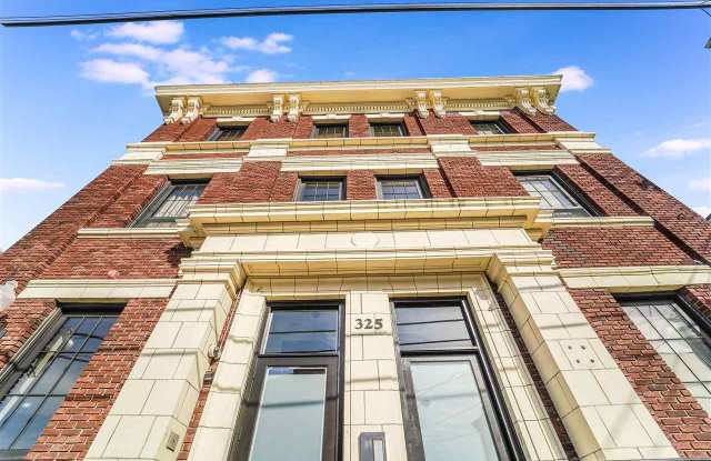 325 PALISADE AVE Gallery 2