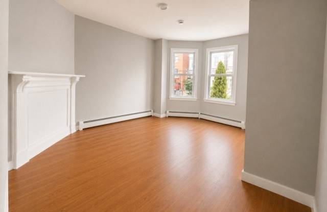 1110 Hampton Pl Gallery 3