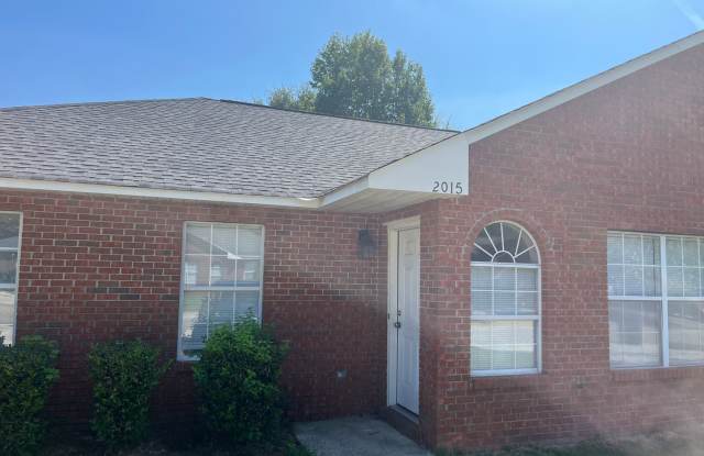 3-Bedroom, 3-Bath Duplex in a Convenient Location! photos photos