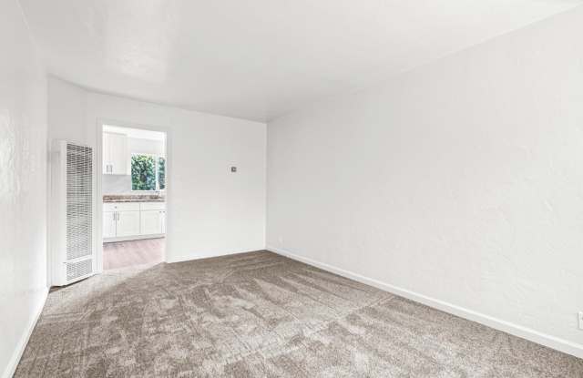 Freshly Updated 3-Bedroom, 2-Bathroom Oakland Home | Off-Street Parking & Paid Utilities Gallery 2