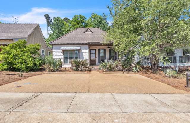 Large 3 Bedroom Townhome with All Appliances Included photos photos