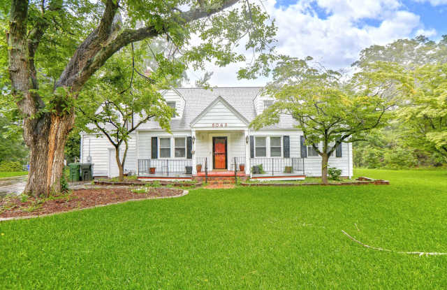 Beautiful Lake Home Rental in Norfolk! photos photos