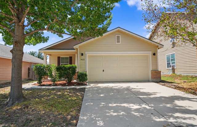 Wonderful home in Copperfield Neighborhood. Realtor Commission: $500 Gallery 1