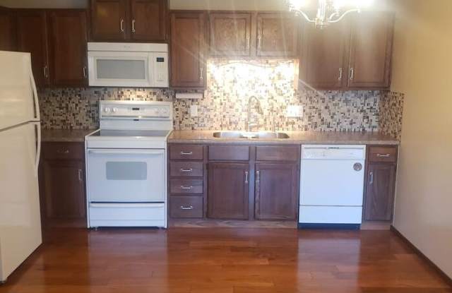 3600 South Gateway Boulevard - 3600 South Gateway Boulevard, Sioux Falls, SD 57106