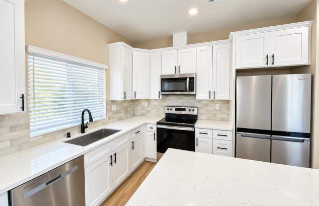 Great 4BD/2BA Option close to Campus Gallery 4