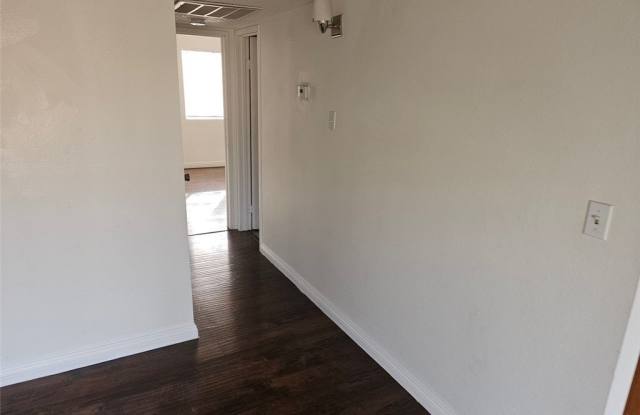 1225 Elizabeth Avenue Gallery 4