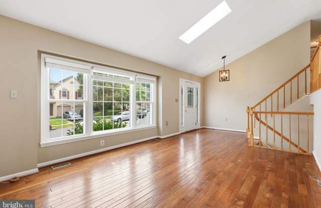 Welcome to 7690 Green Garland! Nestled in the desirable Afton Glen community of Springfield, this beautifully maintained 3-bedroom, 2.5-bath home offers the perfect blend of comfort, style, and convenience. Gallery 3