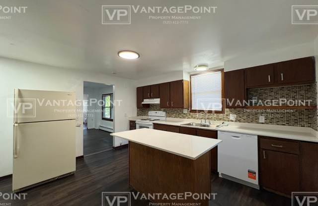 206 Amory Street - Lower Gallery 2