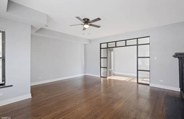 4359 S King Drive Gallery 4