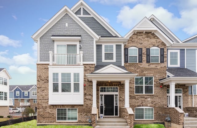 1985 Kingsley Circle - 1985 Kingsley Circle, Northbrook, IL 60062