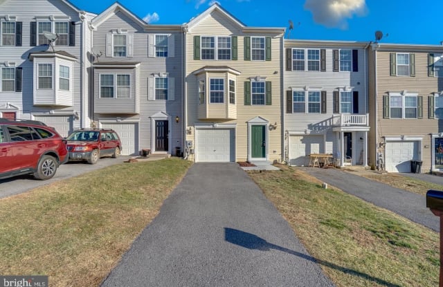 42 DUNROBIN DRIVE - 42 Dunrobin Drive, Berkeley County, WV 25405