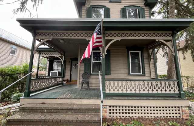 CONTRACT PENDING!!Spacious 4-5 Bedroom, 1.5 Bathroom 2-Story Detached House - 436 South 2nd Street, Chambersburg, PA 17201