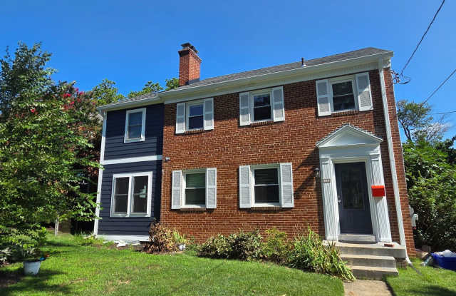 Wonderful 4Bed/3.5Bath in Silver Spring! Gallery 1