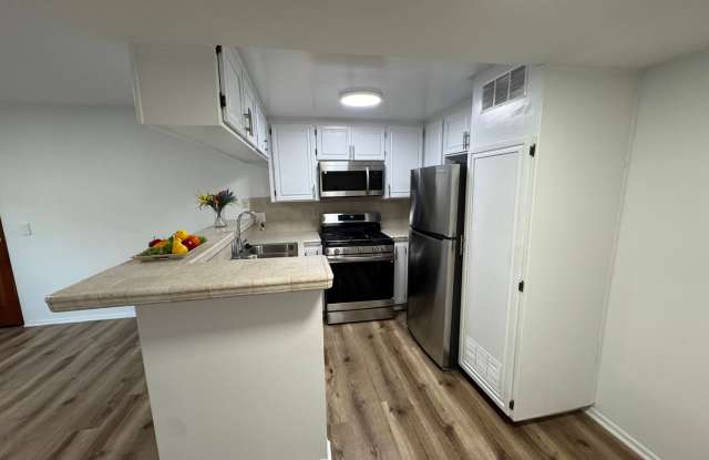 5308 Denny Ave. photos photos