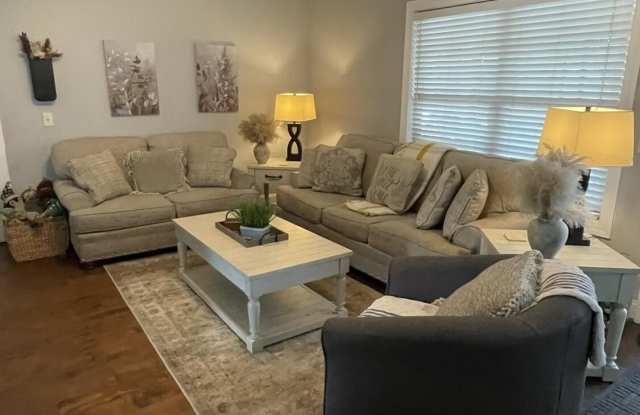 212 Victorian Lakes Drive Gallery 3