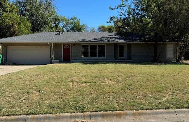 2114 Robinwood Lane - 2114 Robinwood Lane, Denton, TX 76209