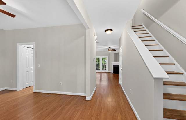 3 Bedroom townhome near NCSU! Gallery 4