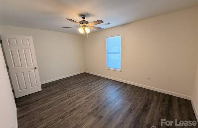 4012 Eugene Drive Gallery 4